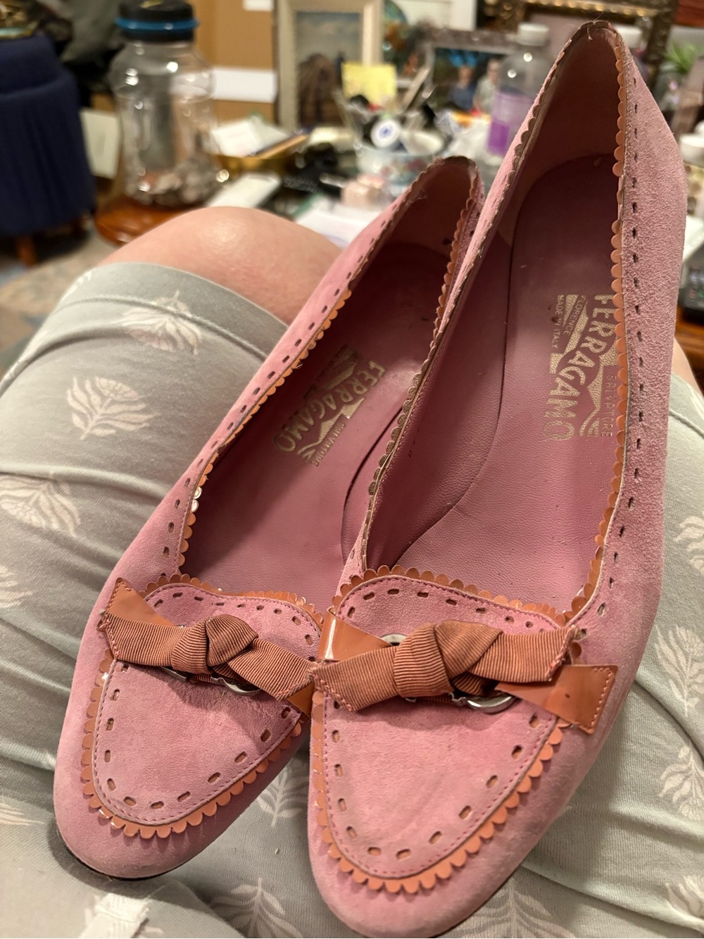 Salvatore Ferragamo Rose Pink Suede Bow Loafers with Bows Excellent
